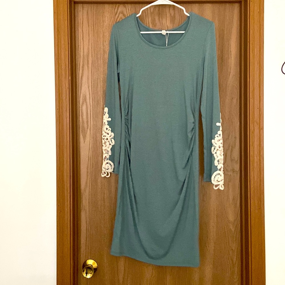 PINKBLUSH Maternity Dress seafoam color size M -BRAND NEW WITH TAGS!